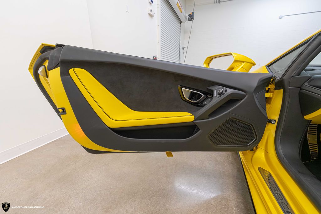 2020 Lamborghini Huracan EVO - Photo 28