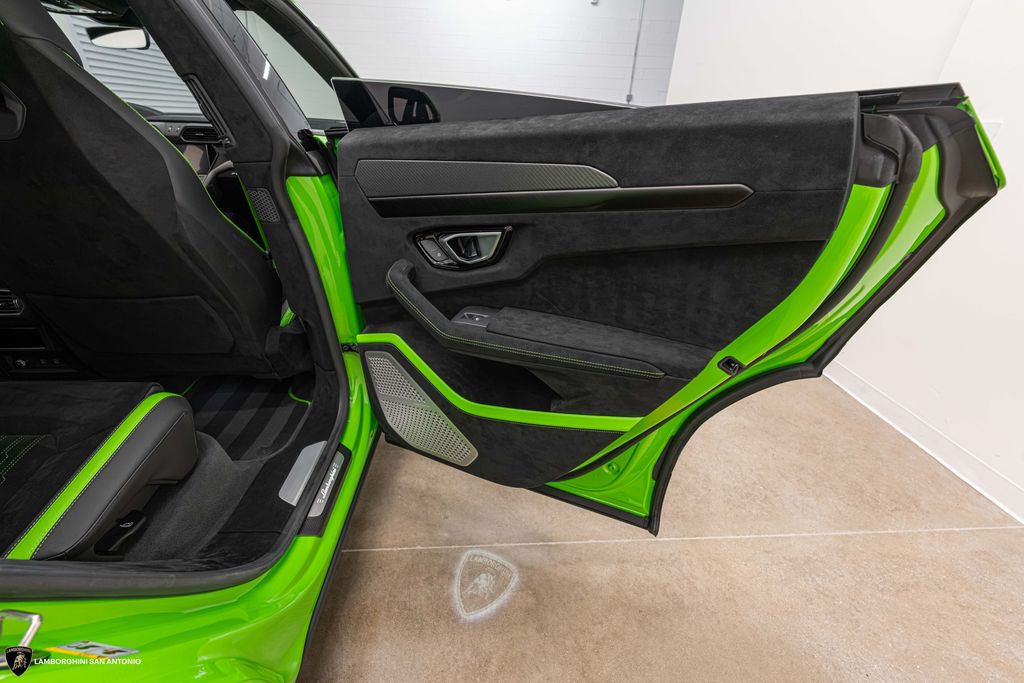 2024 Lamborghini Urus Performante - Photo 29
