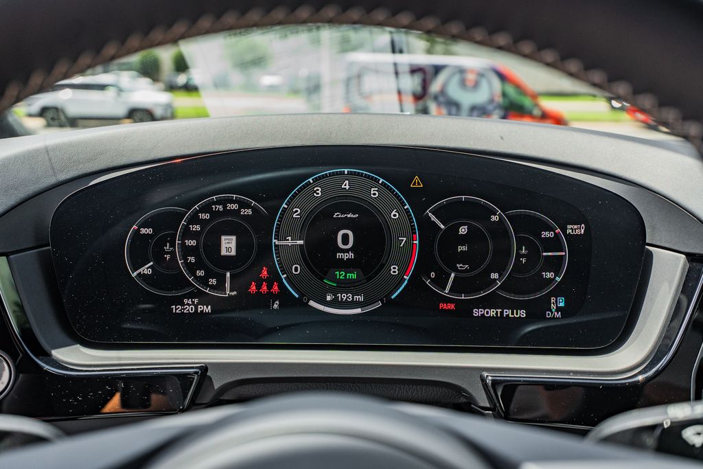 2025 Porsche Cayenne Turbo E-Hybrid - Photo 24