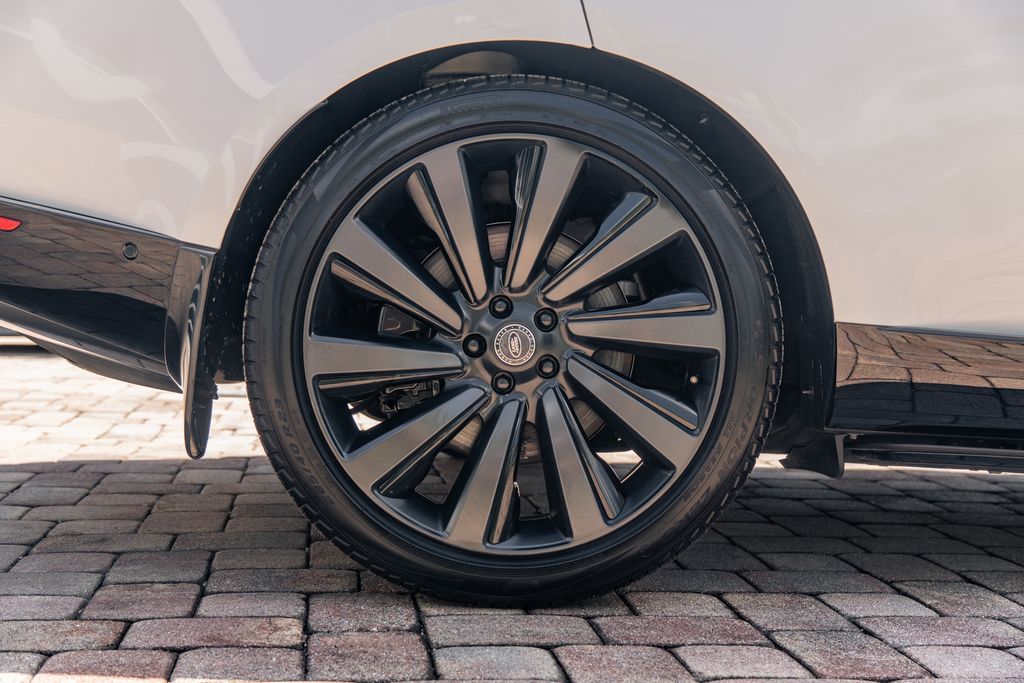 2023 Land Rover Range Rover SV - Photo 13