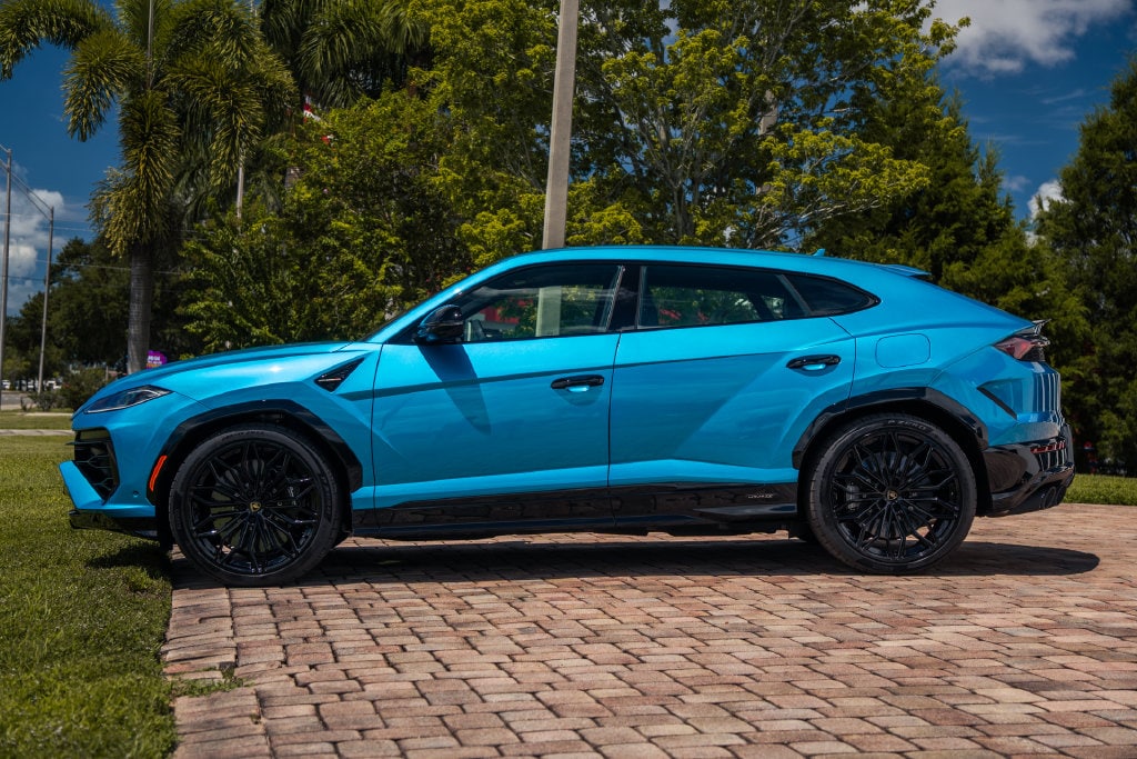 New 2026 Lamborghini Urus SE SUV