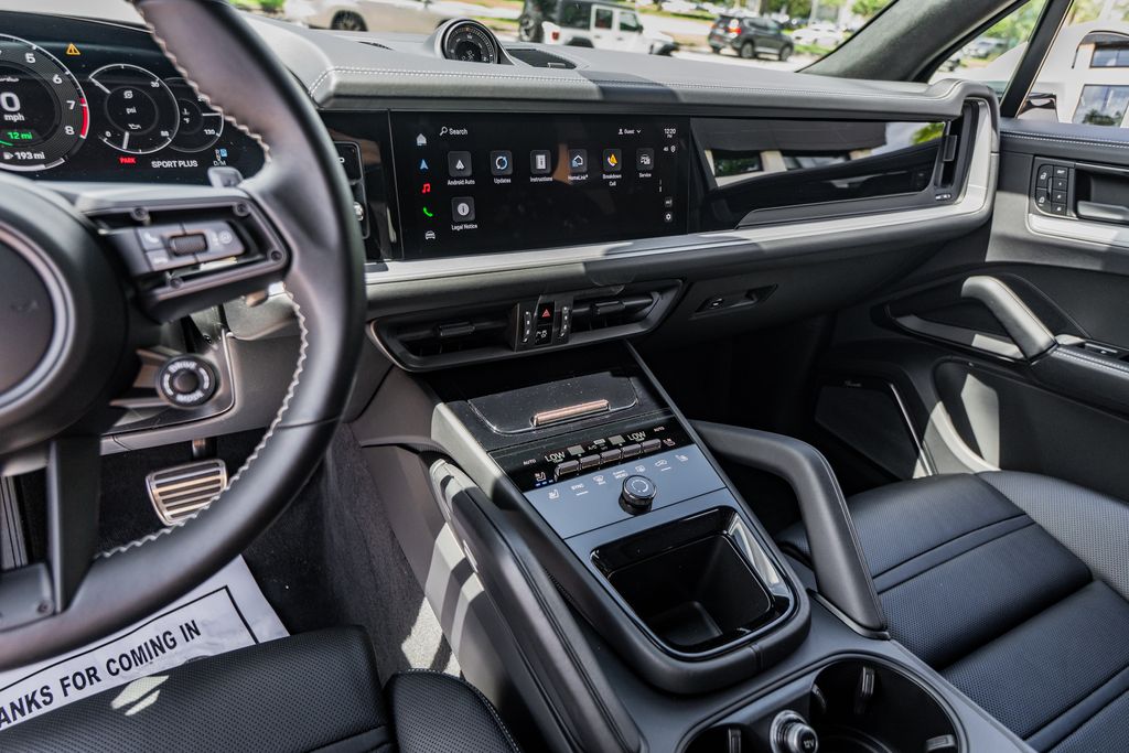 2025 Porsche Cayenne Turbo E-Hybrid - Photo 25