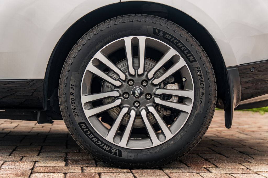 2023 Land Rover Range Rover SE - Photo 16