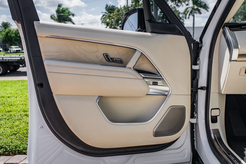 2023 Land Rover Range Rover SV - Photo 17