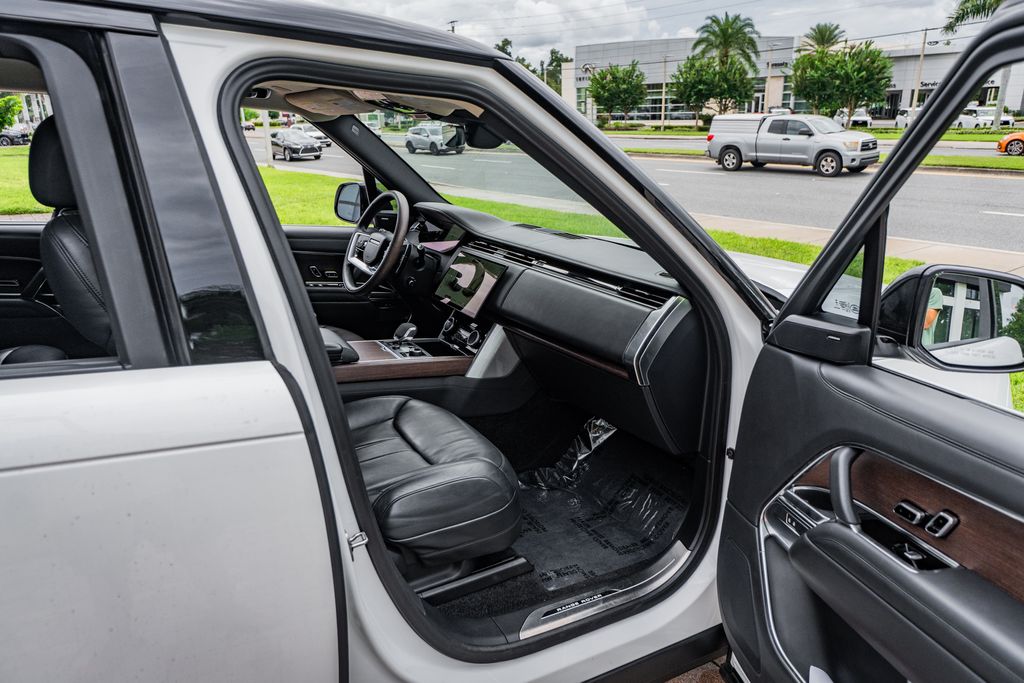 2023 Land Rover Range Rover SE - Photo 33