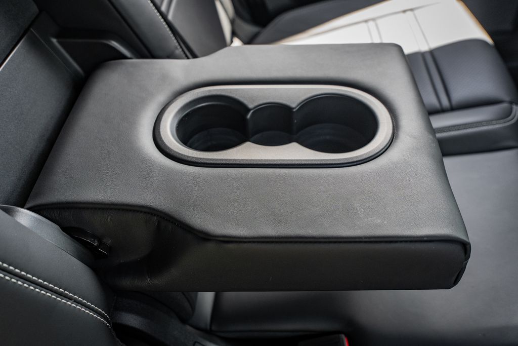 2025 Porsche Cayenne Turbo E-Hybrid - Photo 39