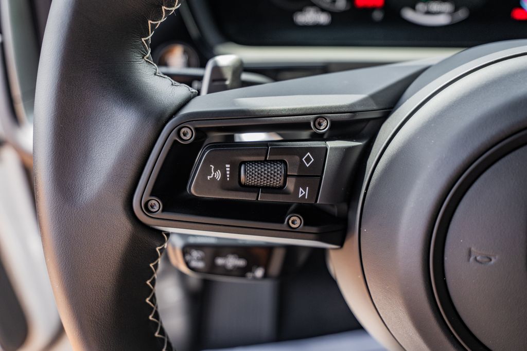 2025 Porsche Cayenne Turbo E-Hybrid - Photo 22