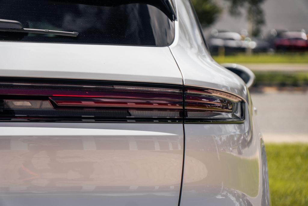 2025 Porsche Cayenne Turbo E-Hybrid - Photo 12