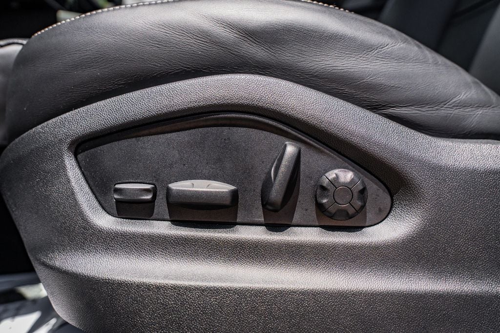 2025 Porsche Cayenne Turbo E-Hybrid - Photo 20