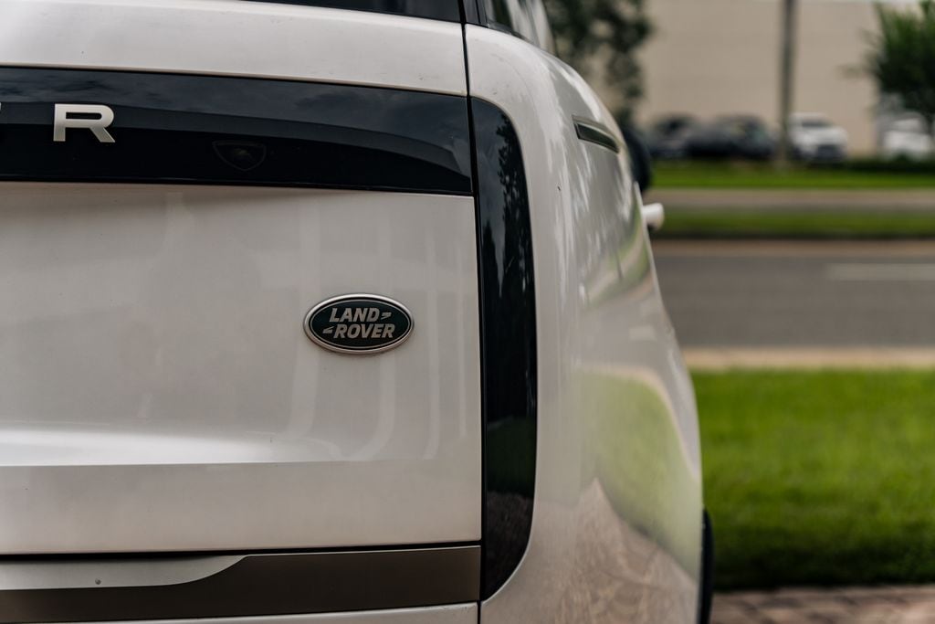 2023 Land Rover Range Rover SE - Photo 12