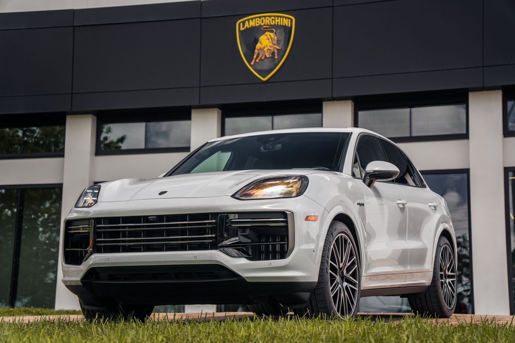 2025 Porsche Cayenne E-Hybrid Turbo SUV