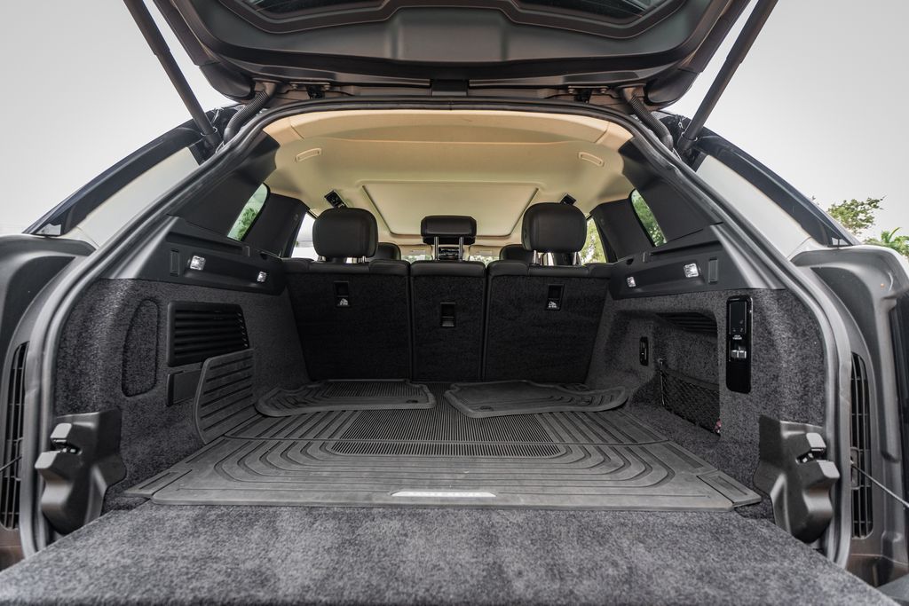 2023 Land Rover Range Rover SE - Photo 47