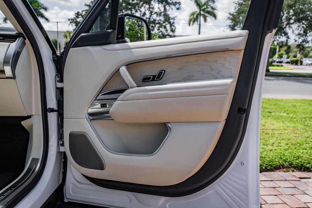 2023 Land Rover Range Rover SV - Photo 31