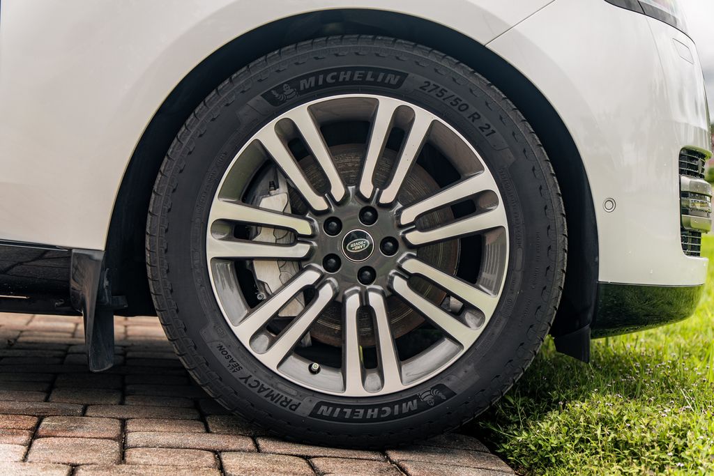 2023 Land Rover Range Rover SE - Photo 14