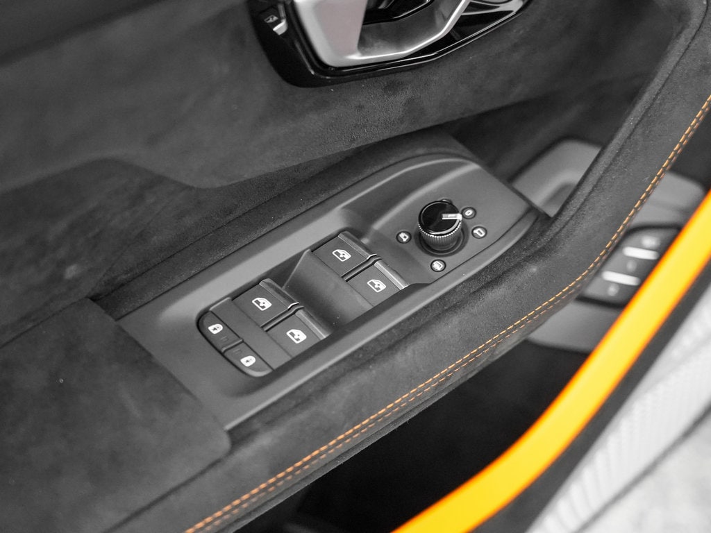 2024 Lamborghini Urus Performante - Photo 12