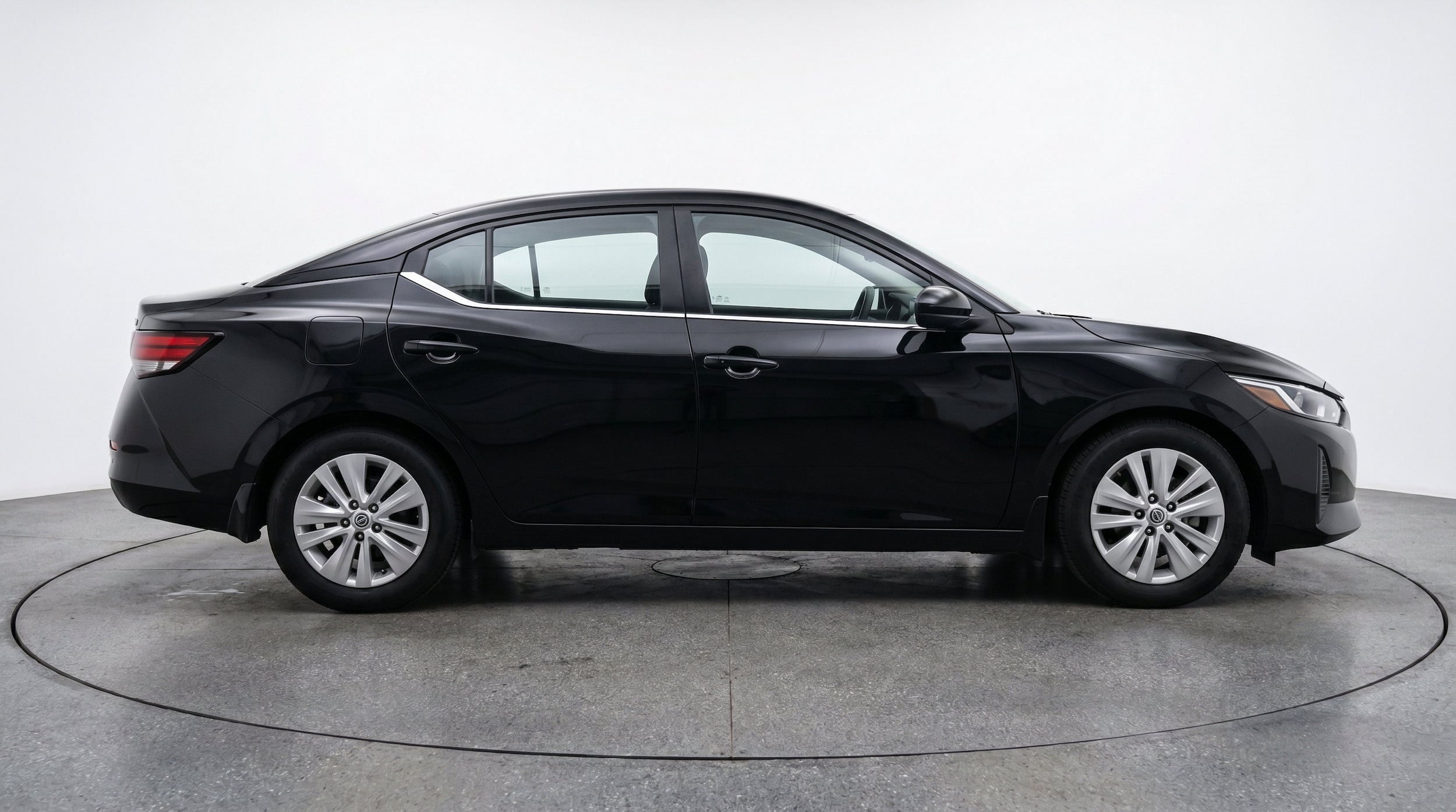 Thumbnail: 2025 Nissan Sentra - 10