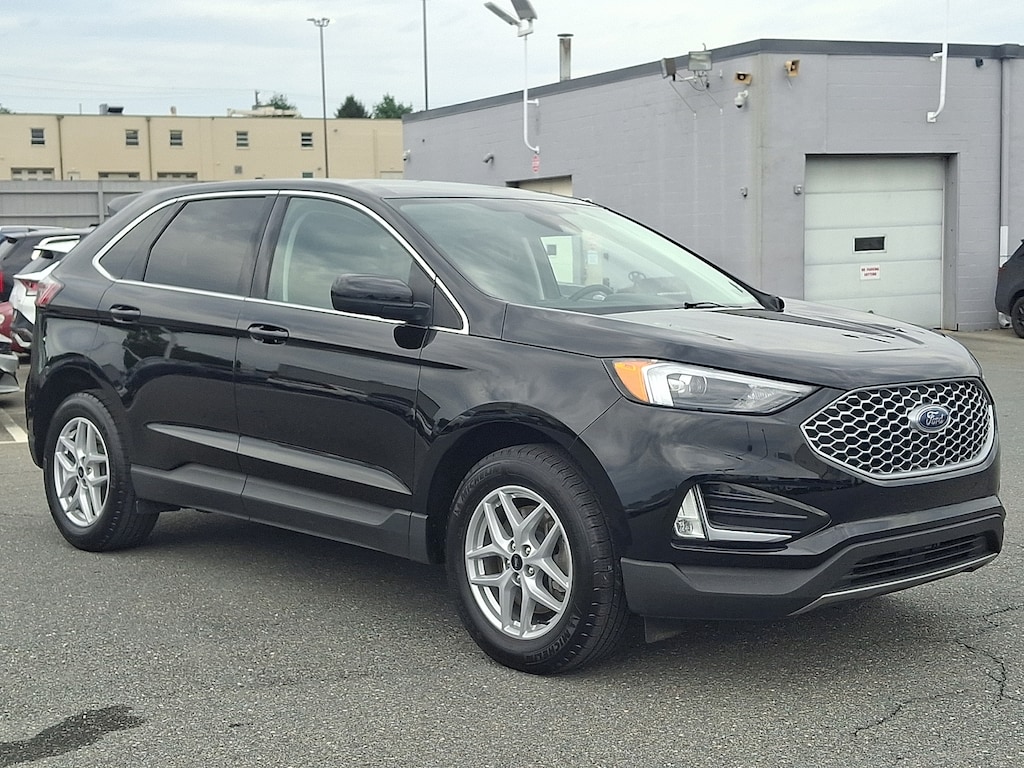 Used 2024 Ford Edge SEL Sport Utility