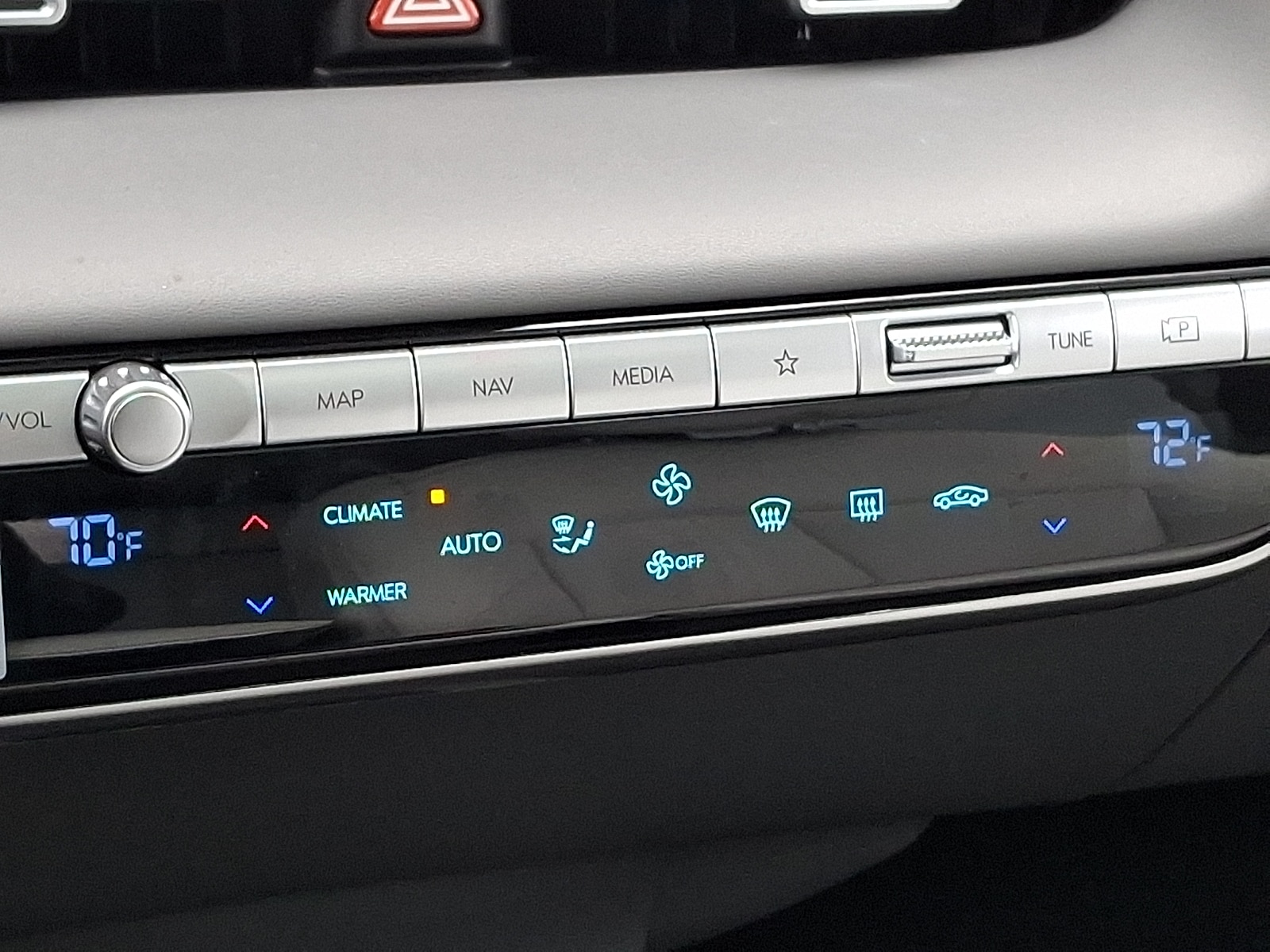 2024 Hyundai IONIQ 5 Limited - Photo 17