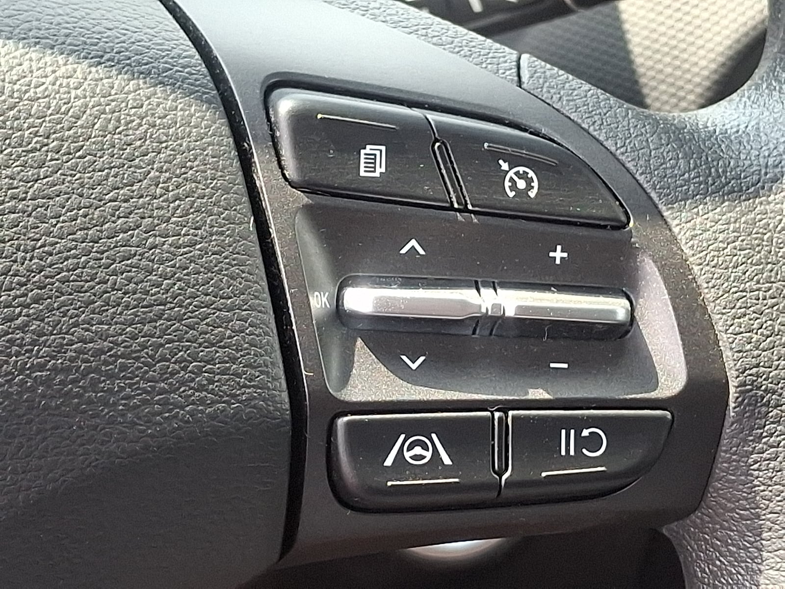 2023 Hyundai Kona SEL - Photo 21