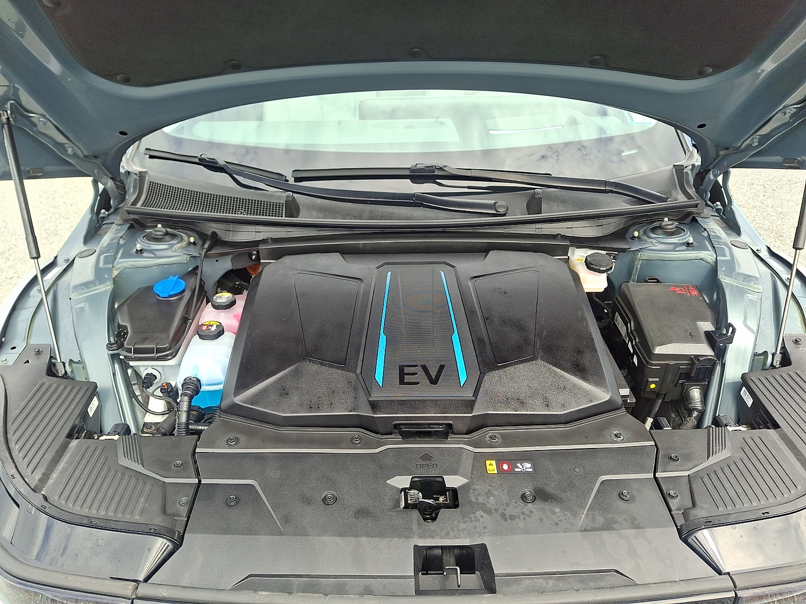 2024 Hyundai IONIQ 5 Limited - Photo 30