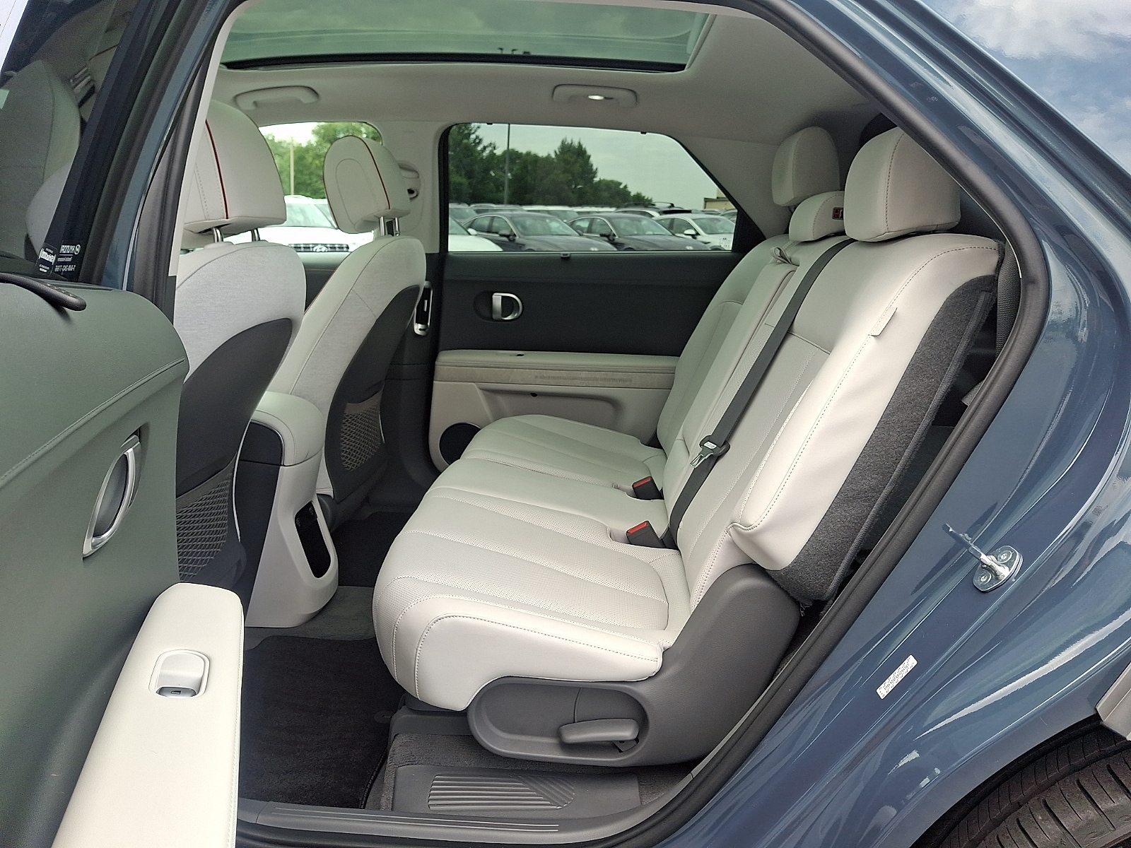 2024 Hyundai IONIQ 5 Limited - Photo 9