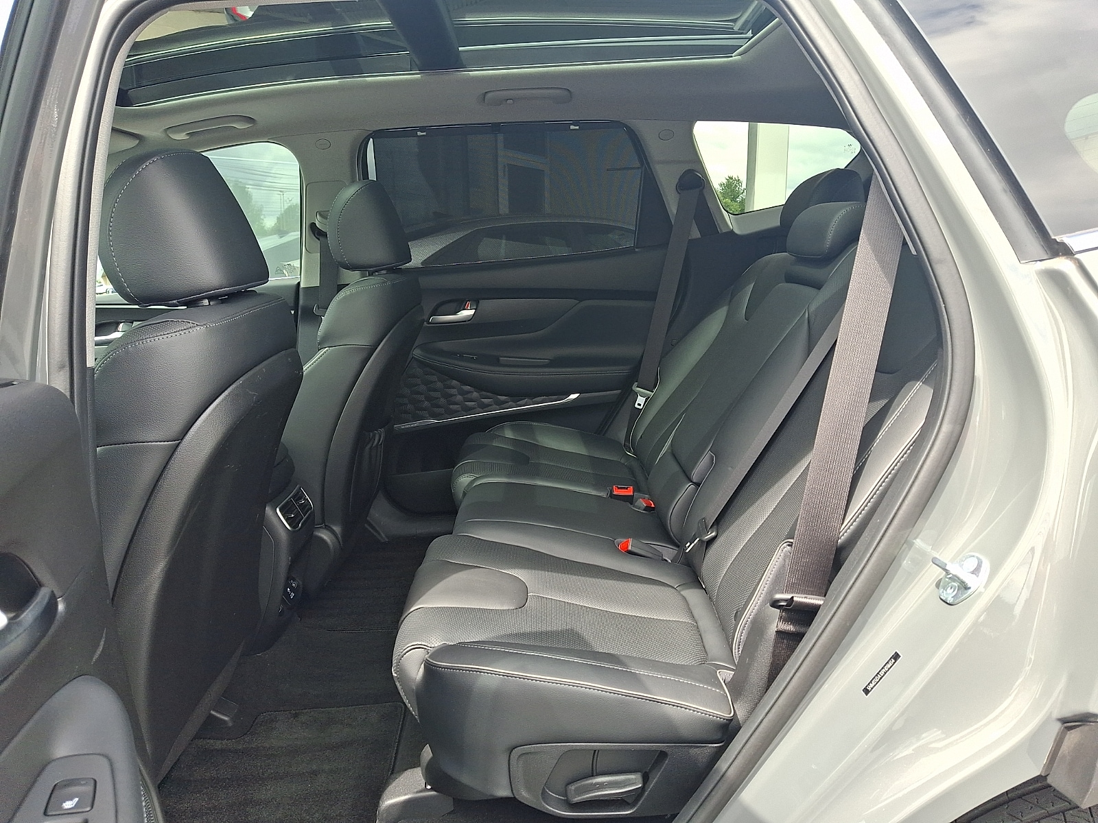 2023 Hyundai Santa Fe Limited HEV - Photo 11