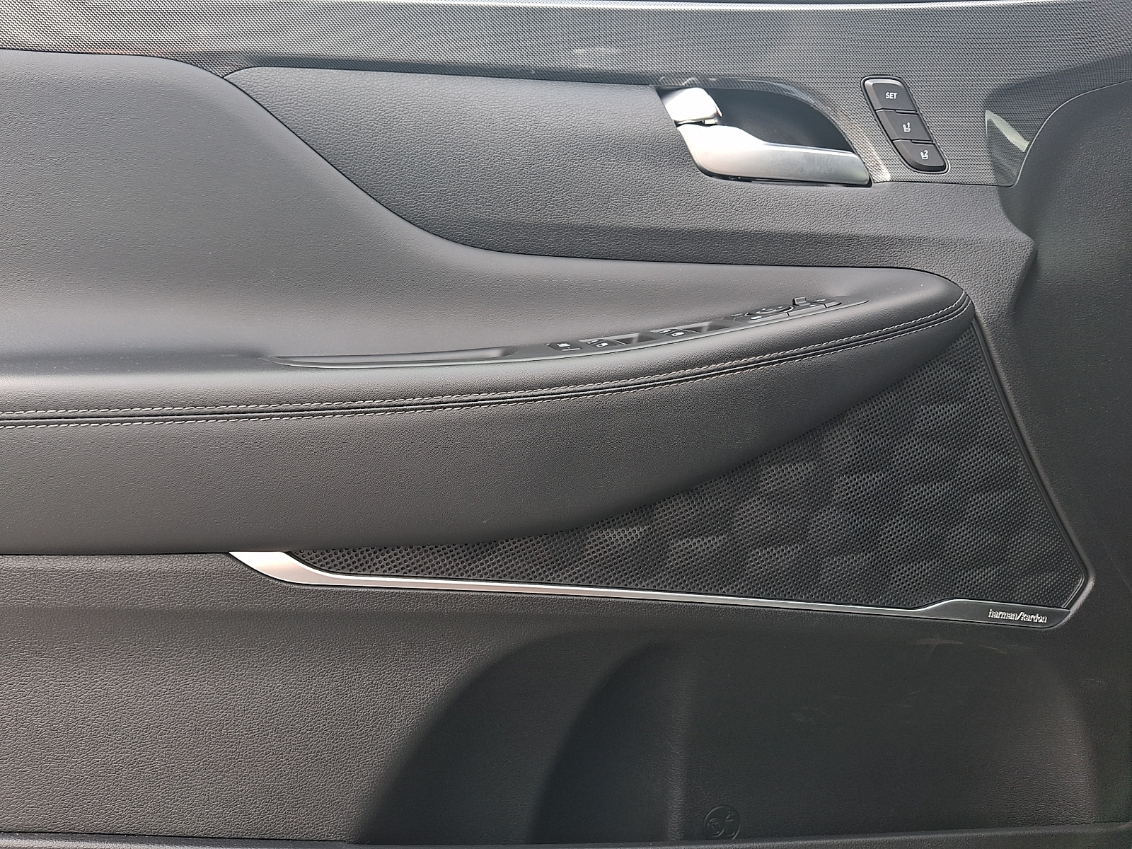 2023 Hyundai Santa Fe Limited HEV - Photo 13