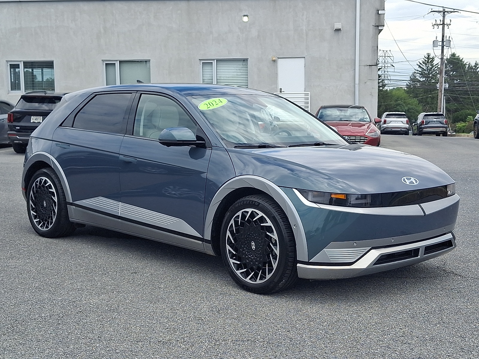 2024 Hyundai IONIQ 5 Limited - Photo 3