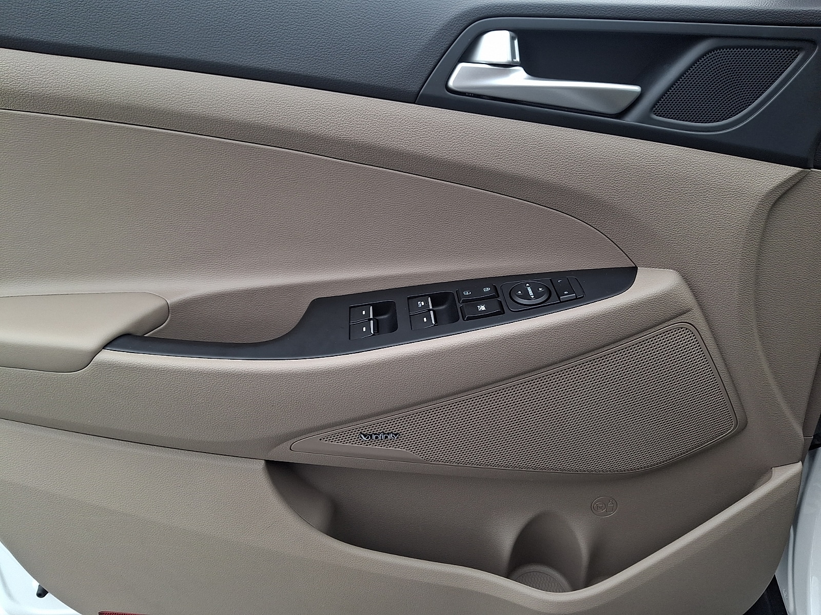 2021 Hyundai Tucson Limited - Photo 13