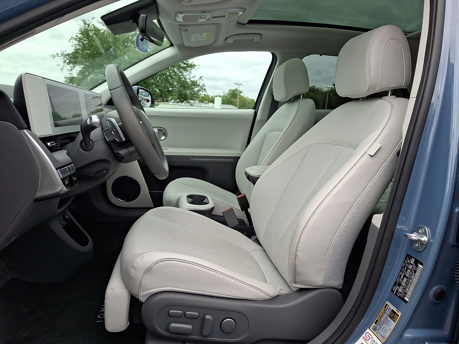 2024 Hyundai IONIQ 5 Limited - Photo 14
