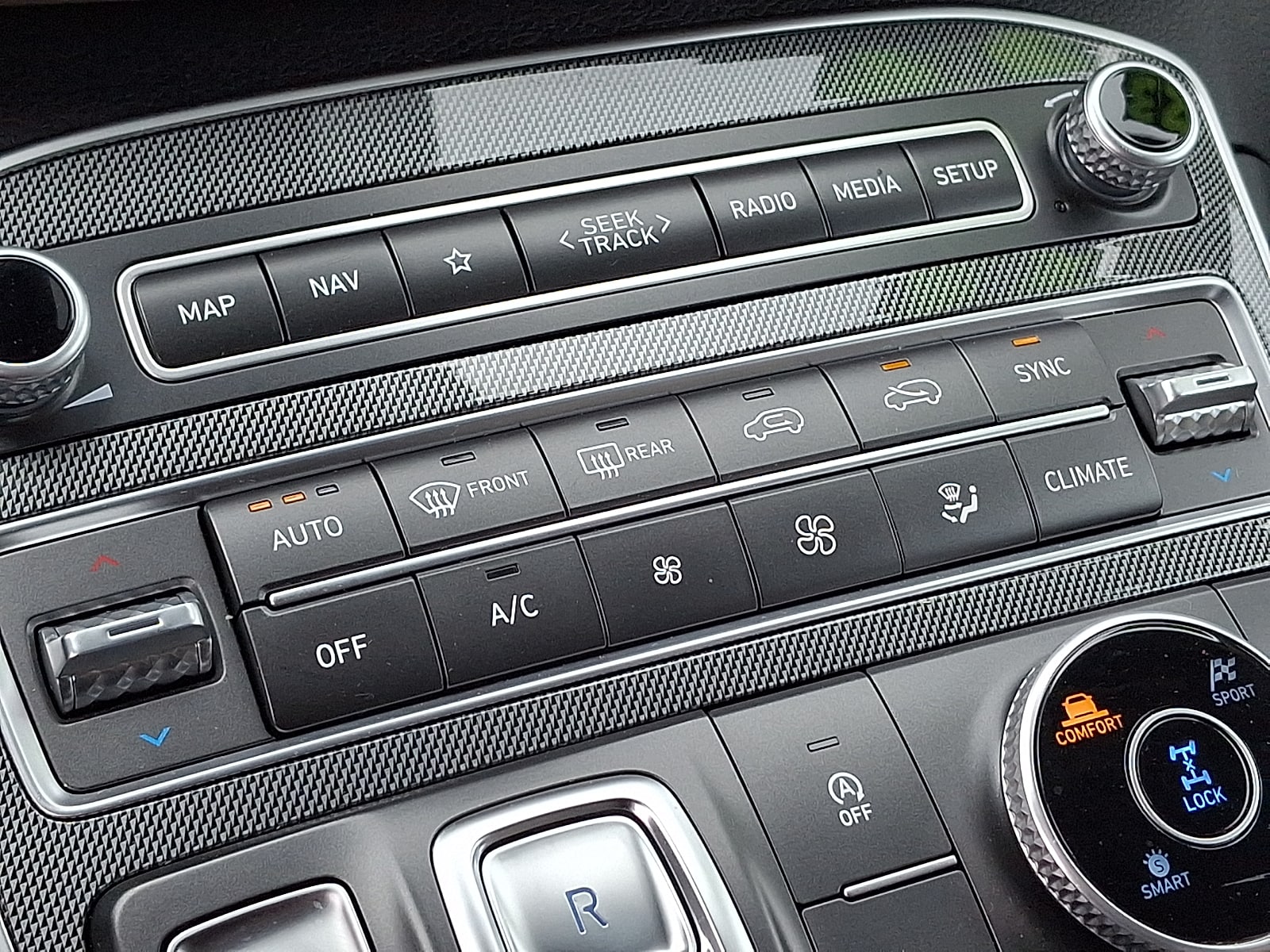 2023 Hyundai Santa Fe SEL - Photo 16