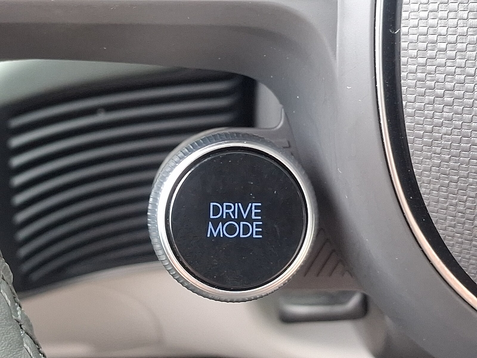 2024 Hyundai IONIQ 5 Limited - Photo 24