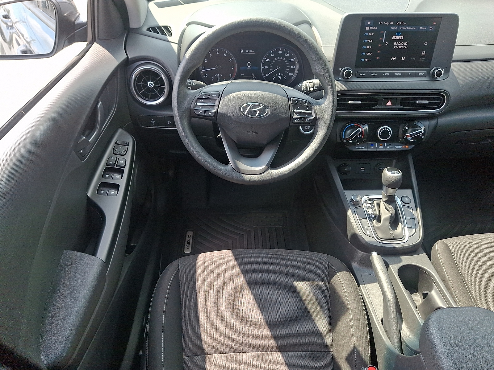 2023 Hyundai Kona SEL - Photo 12