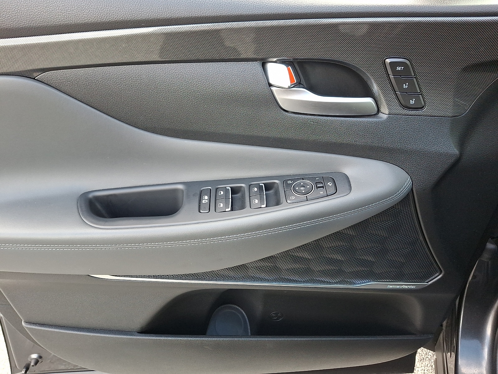 2023 Hyundai Santa Fe Limited - Photo 13