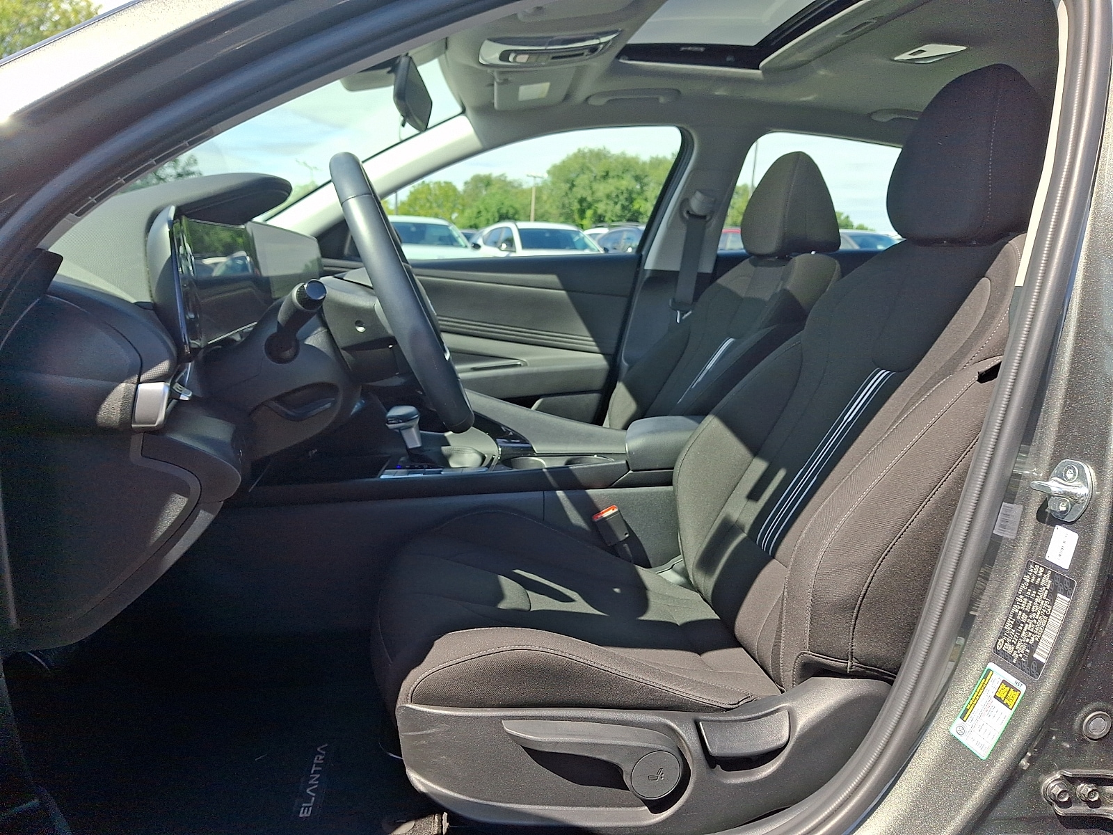 2024 Hyundai Elantra SEL - Photo 14