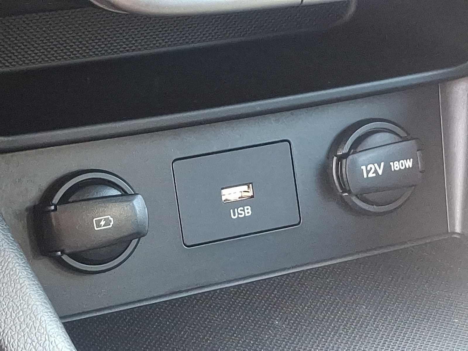 2023 Hyundai Kona SEL - Photo 24