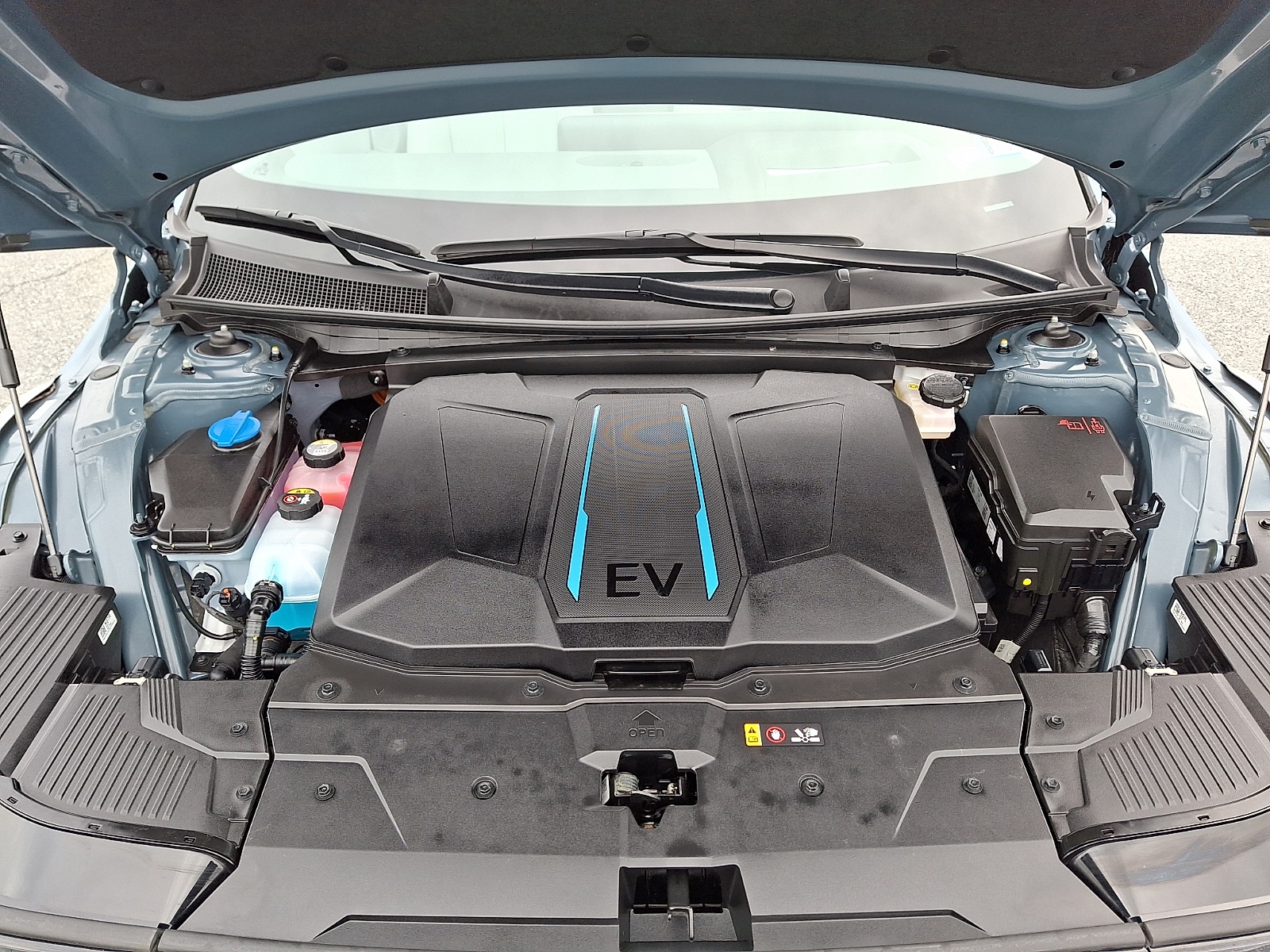 2024 Hyundai IONIQ 5 Limited - Photo 31