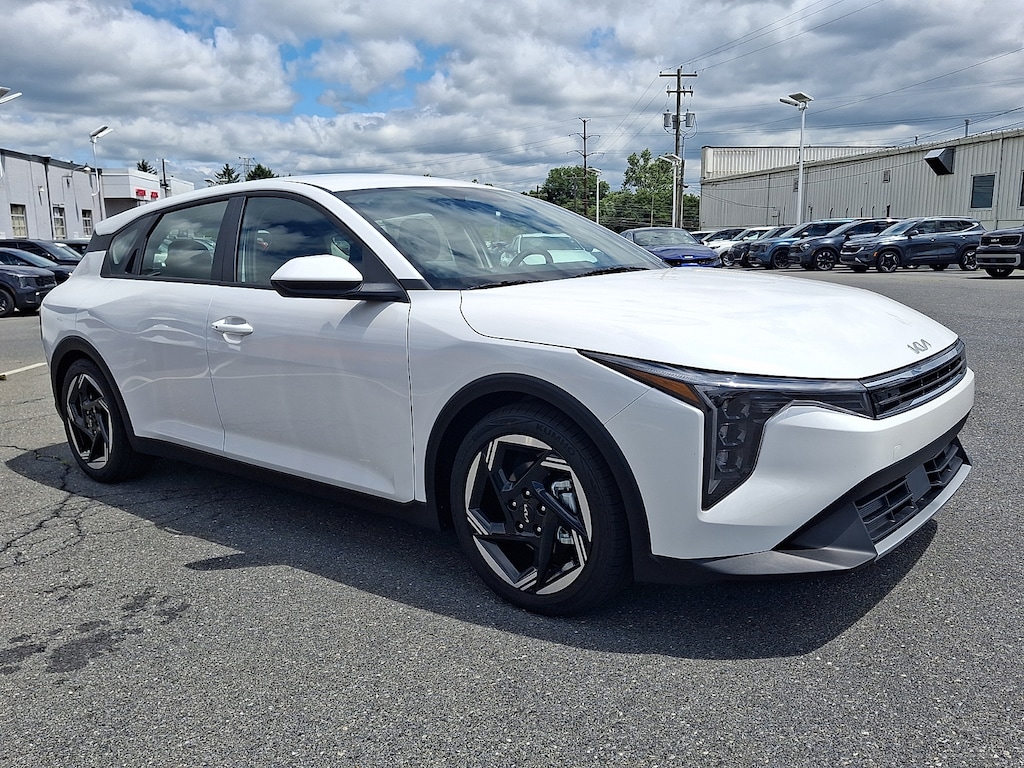 New 2026 Kia K4 EX Hatchback