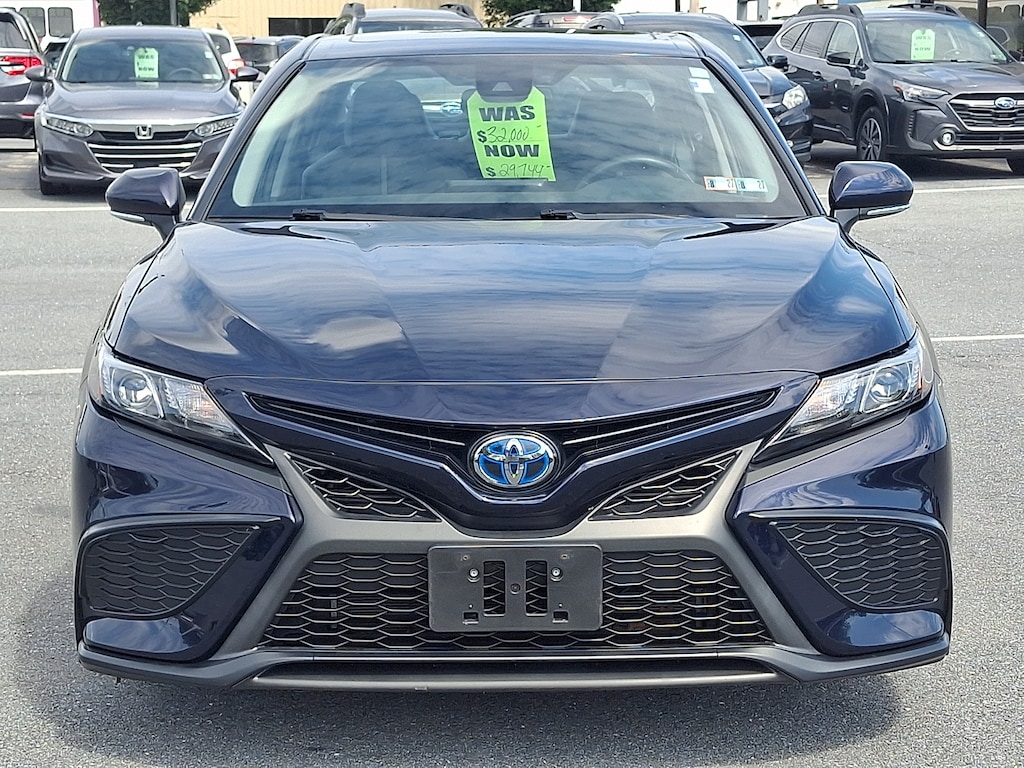 Used 2022 Toyota Camry SE Hybrid Sedan