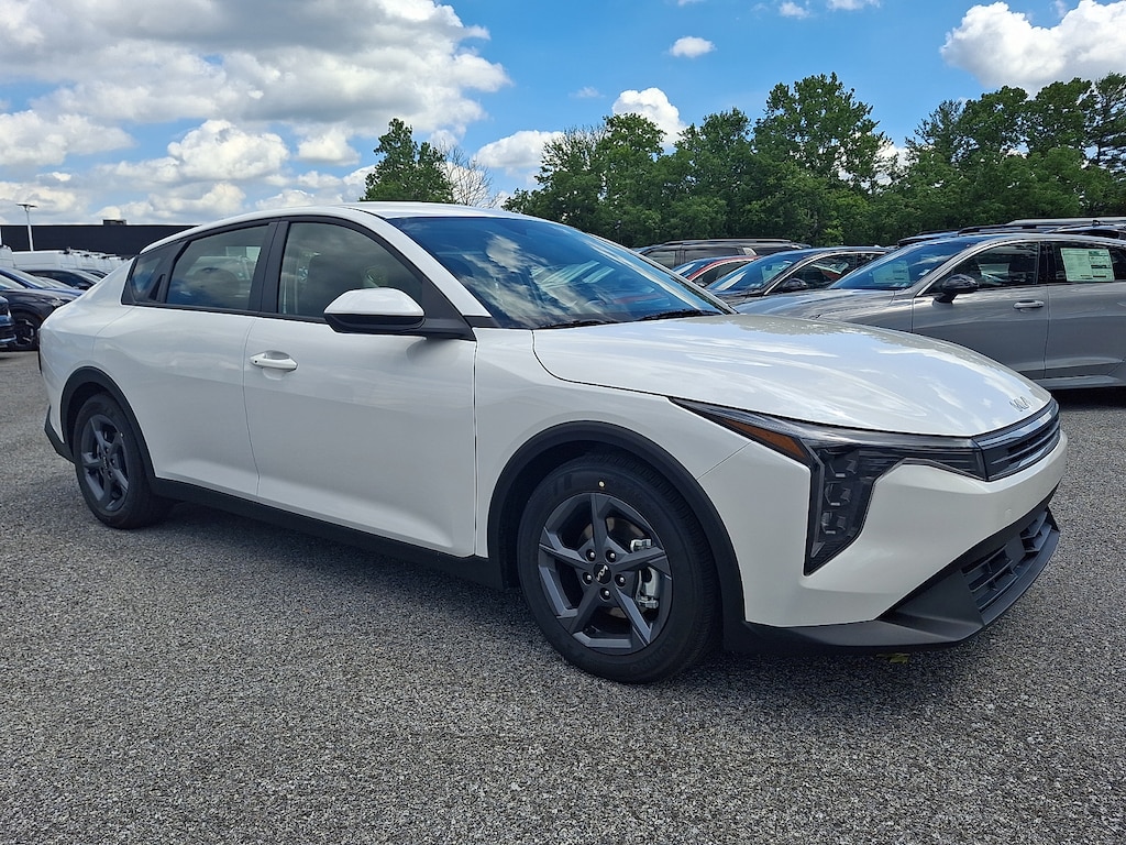 New 2026 Kia K4 LXS Sedan