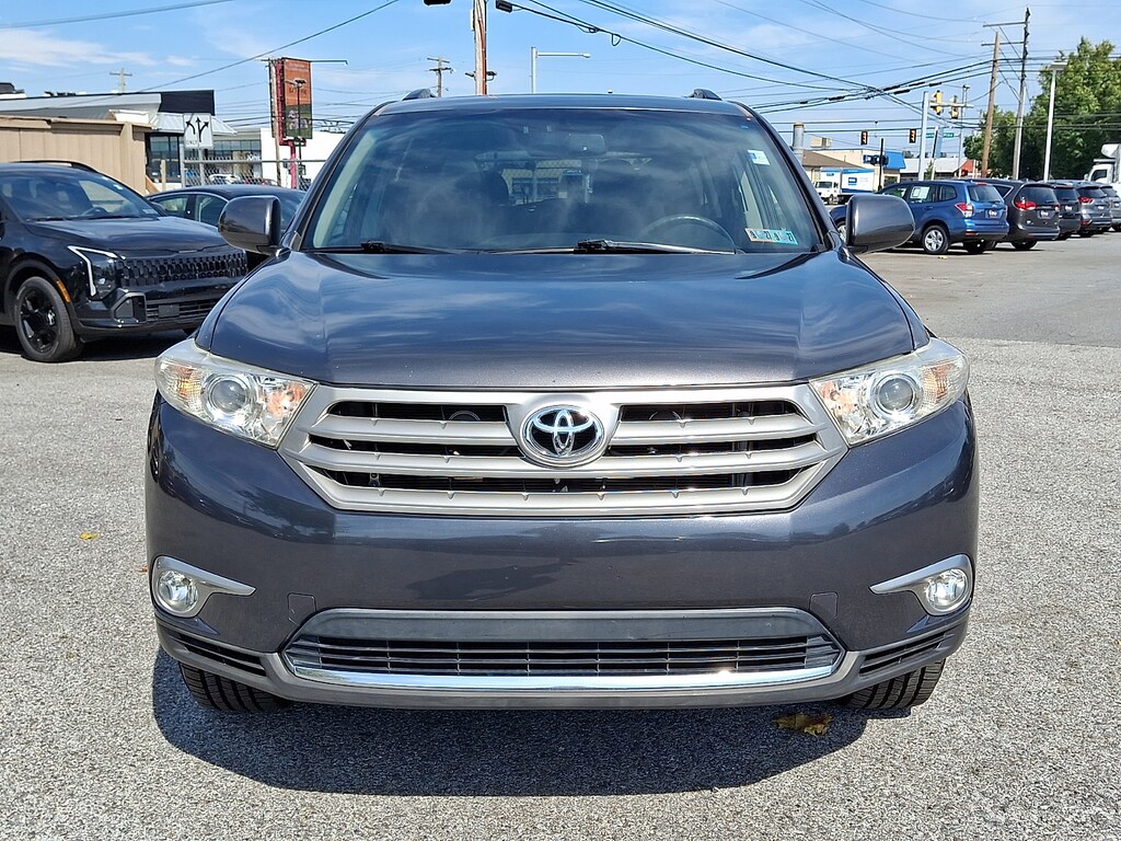 Used 2011 Toyota Highlander SE SUV