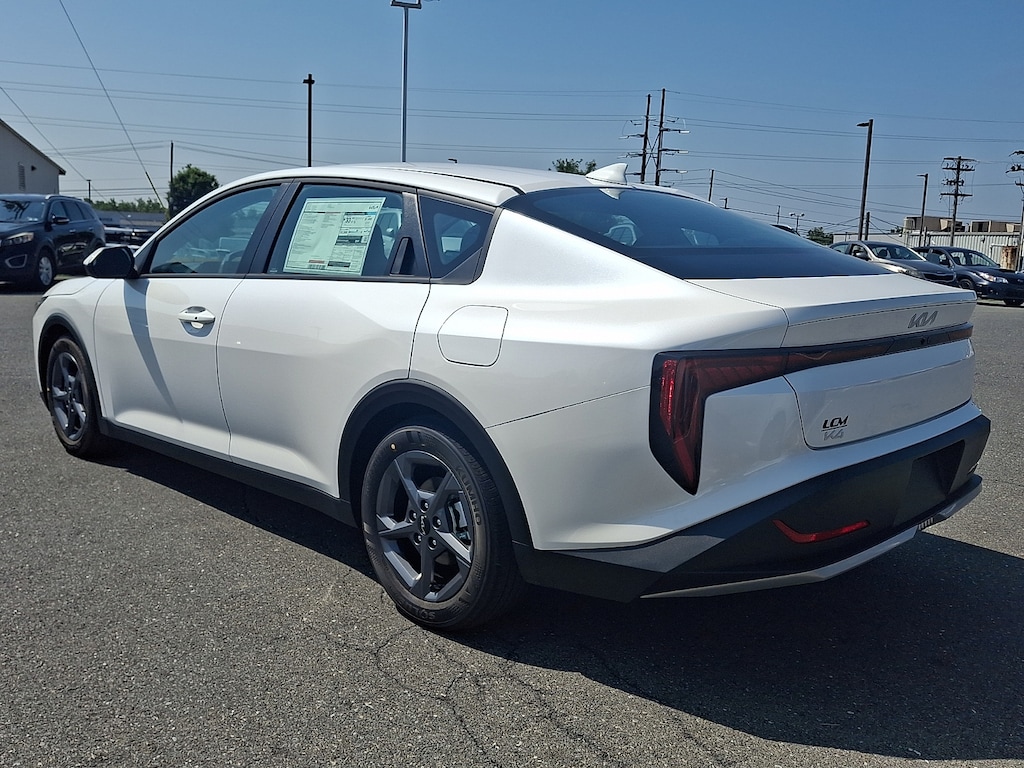 New 2026 Kia K4 LXS Sedan