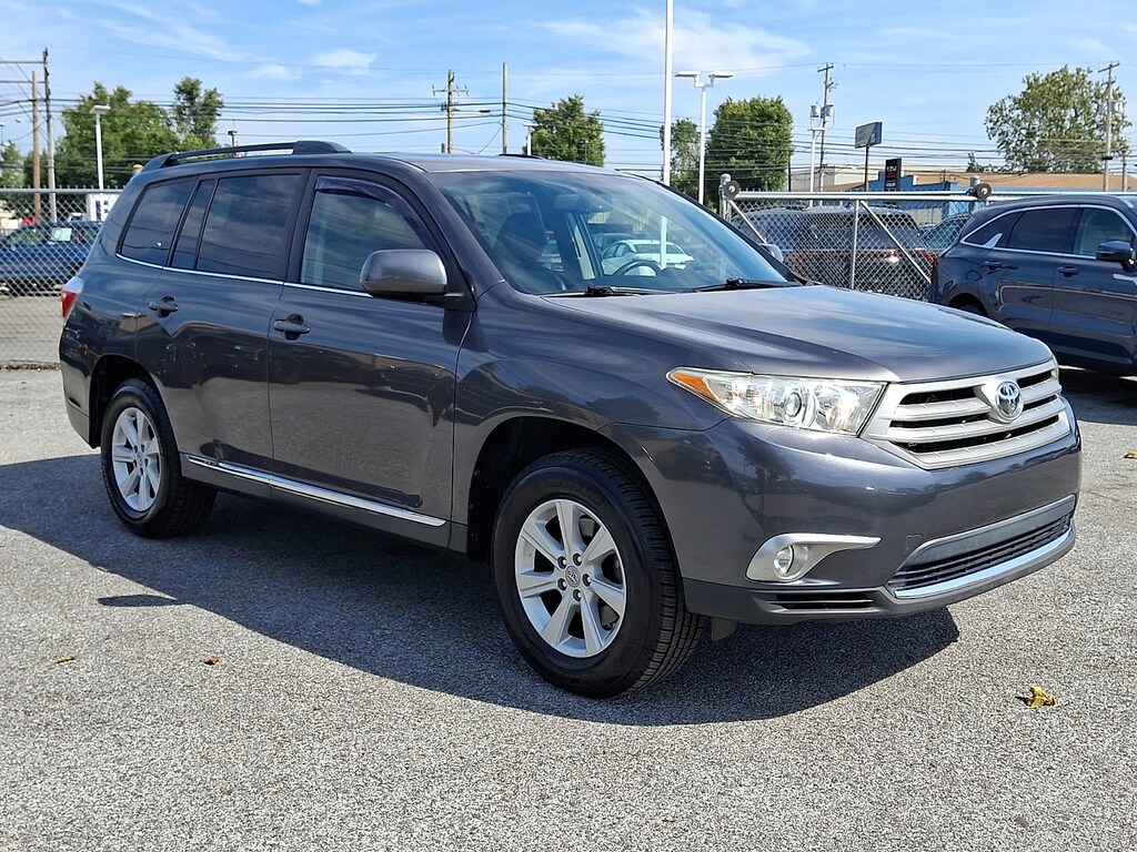 Used 2011 Toyota Highlander SE SUV