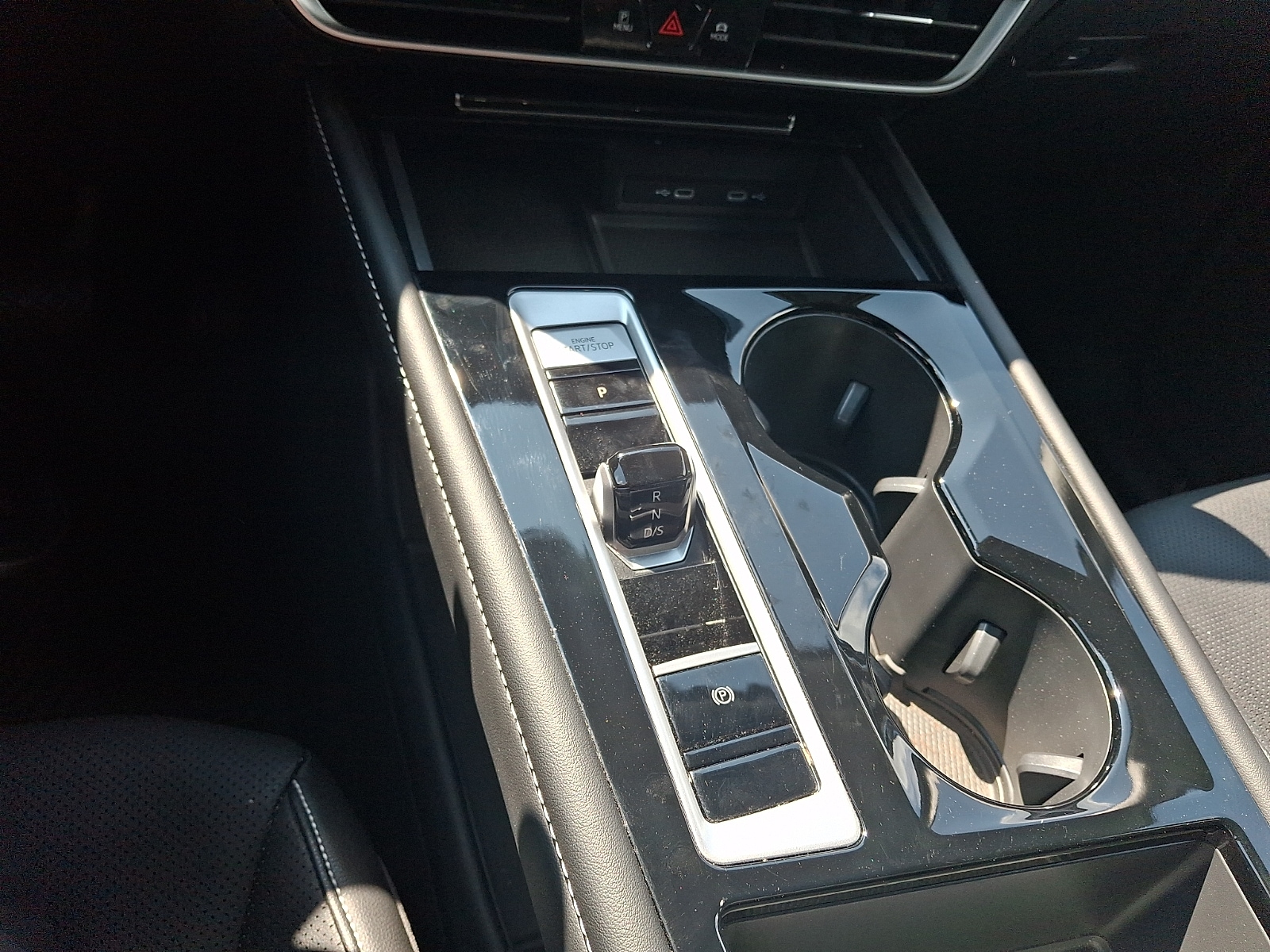 2024 Volkswagen Atlas SE w/Tech - Photo 14