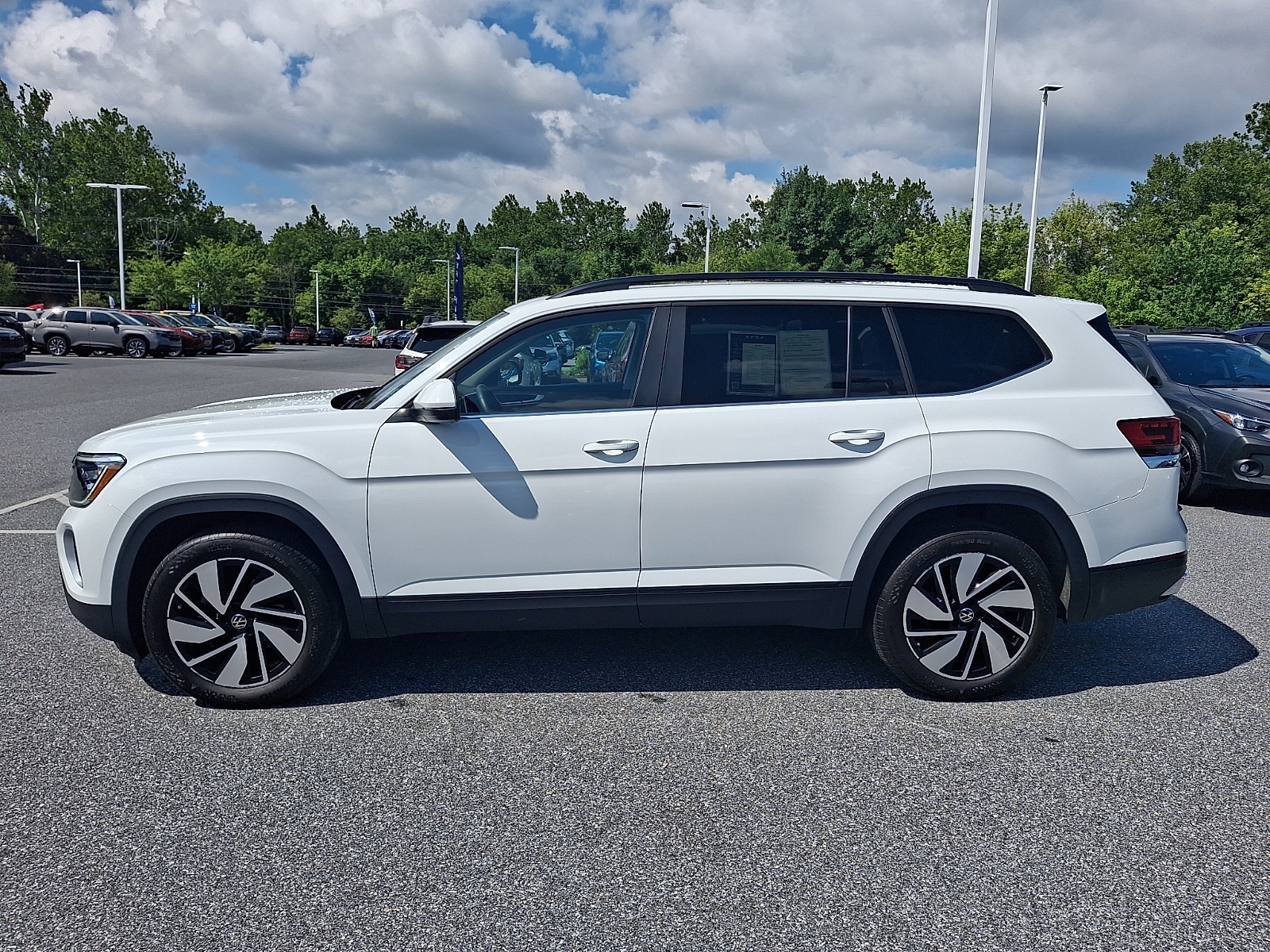 2024 Volkswagen Atlas SE w/Tech - Photo 7