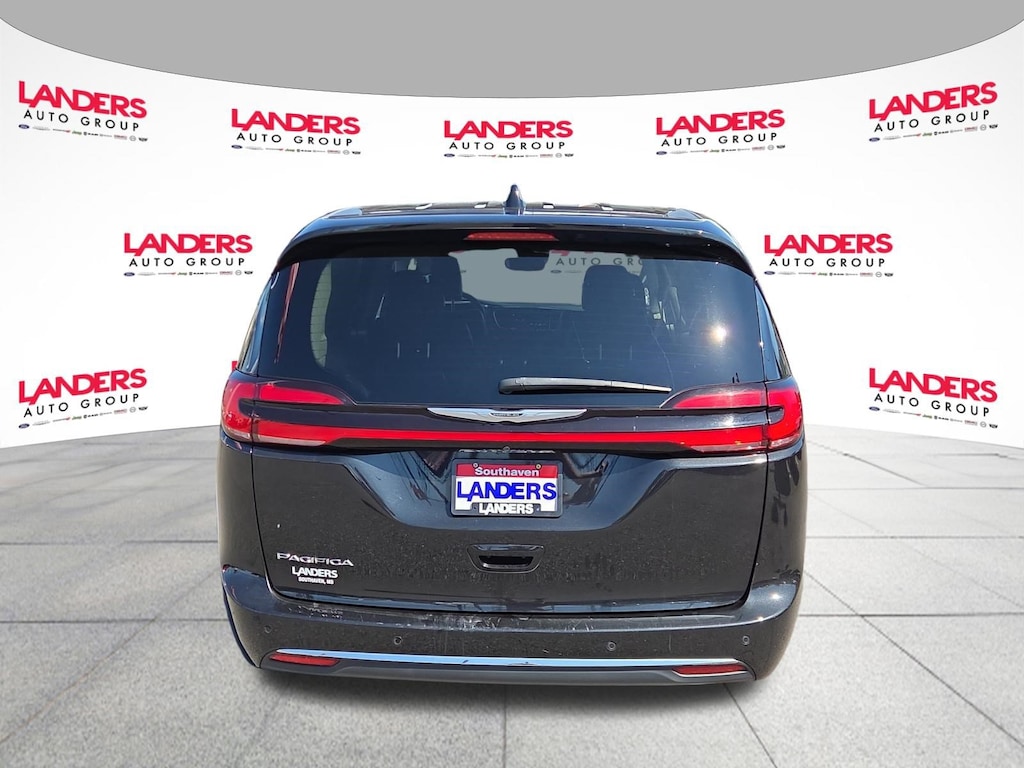Used 2023 Chrysler Pacifica Touring L Touring L FWD