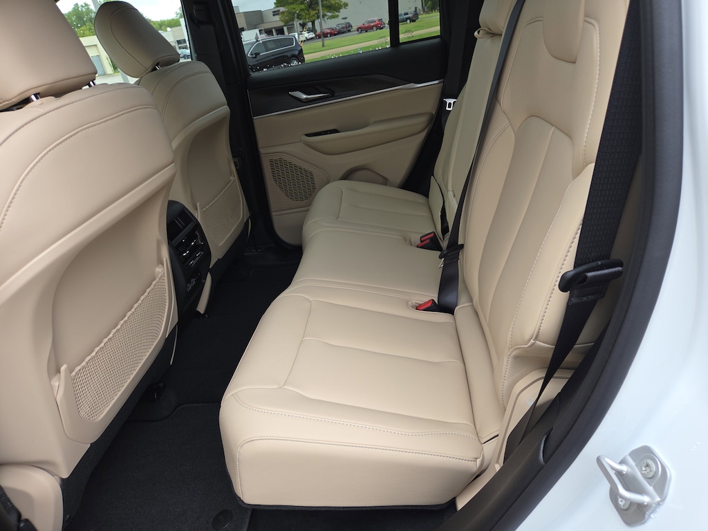 New 2025 Jeep Grand Cherokee LIMITED 4X4 Sport Utility