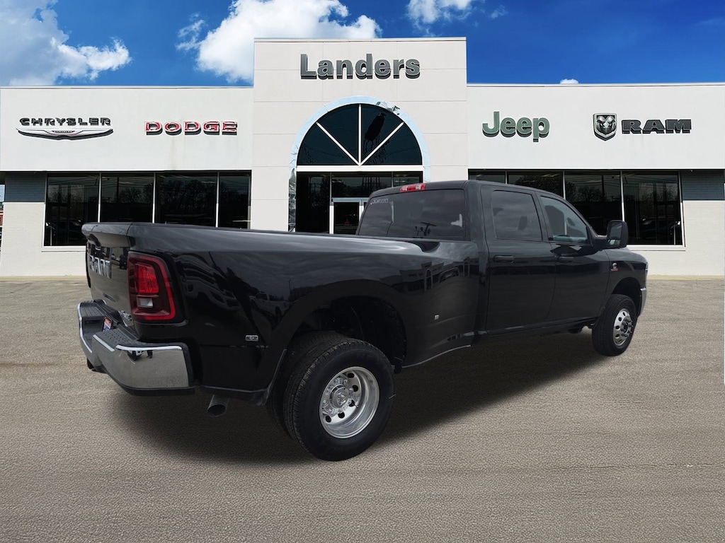 New 2026 Ram 3500 TRADESMAN CREW CAB 4X4 8' BOX Pickup