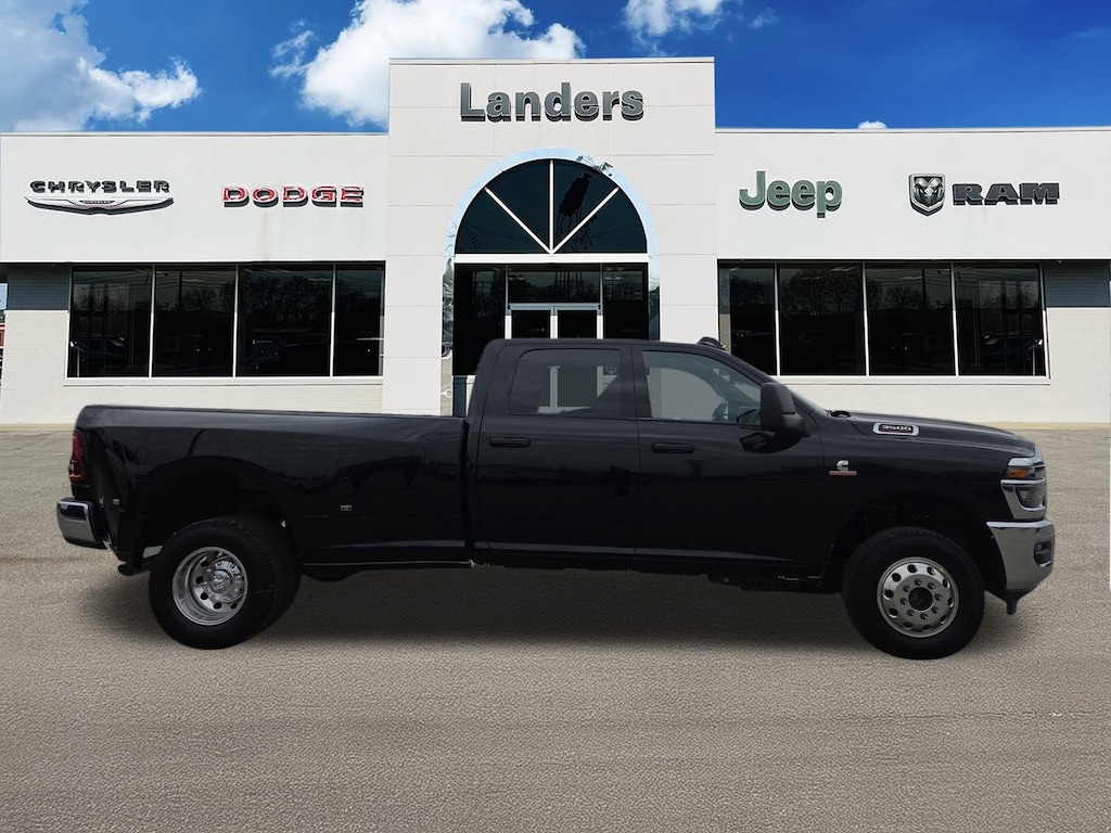 New 2026 Ram 3500 TRADESMAN CREW CAB 4X4 8' BOX Pickup