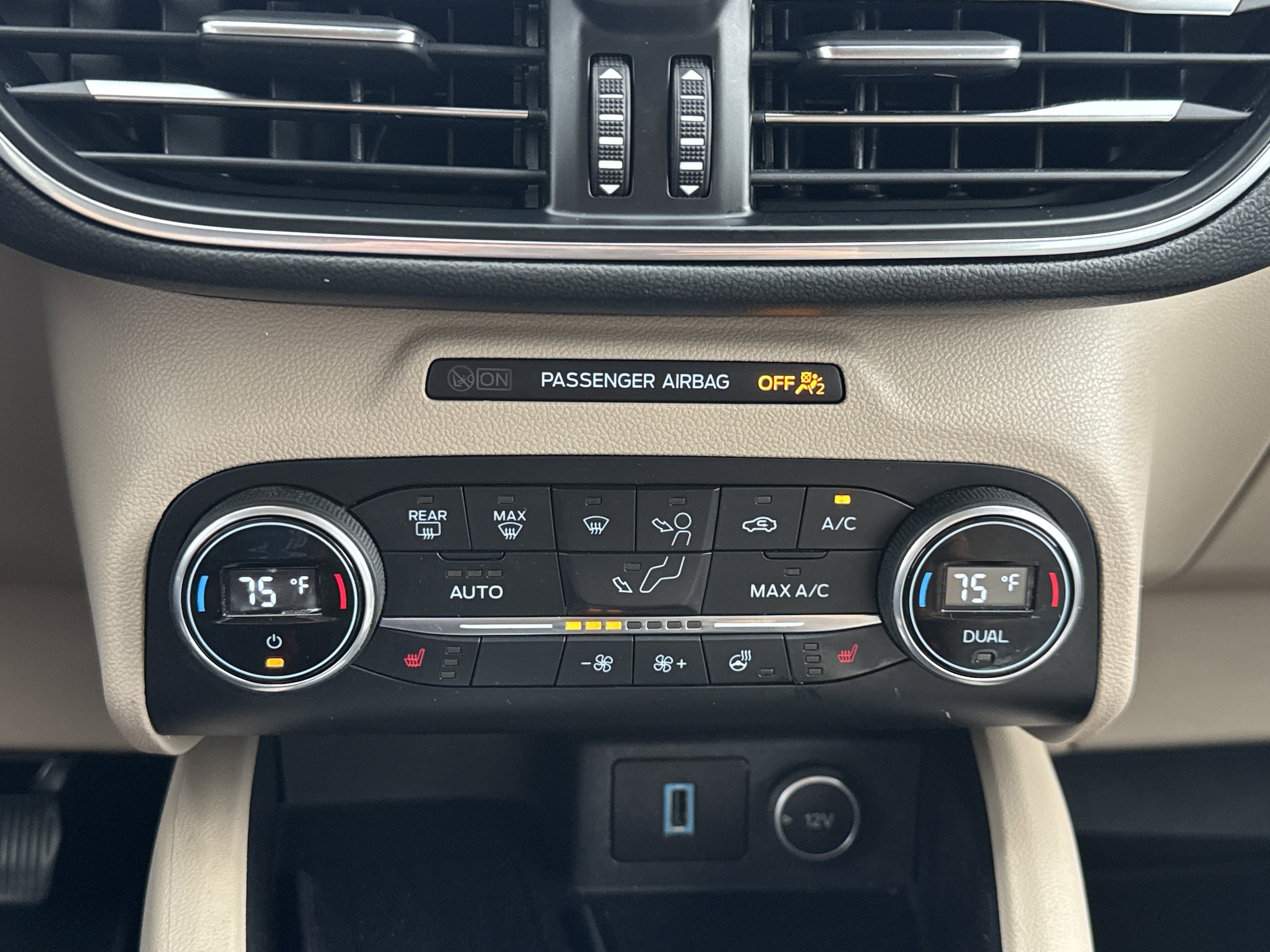 2020 Ford Escape Titanium - Photo 20